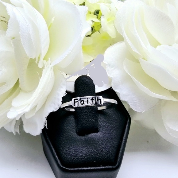 ❤️ STRONG FAITH STERLING SILVER RING - Picture 5 of 5